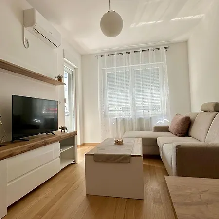 Apartman Ada By Aa Stan Na Dan *